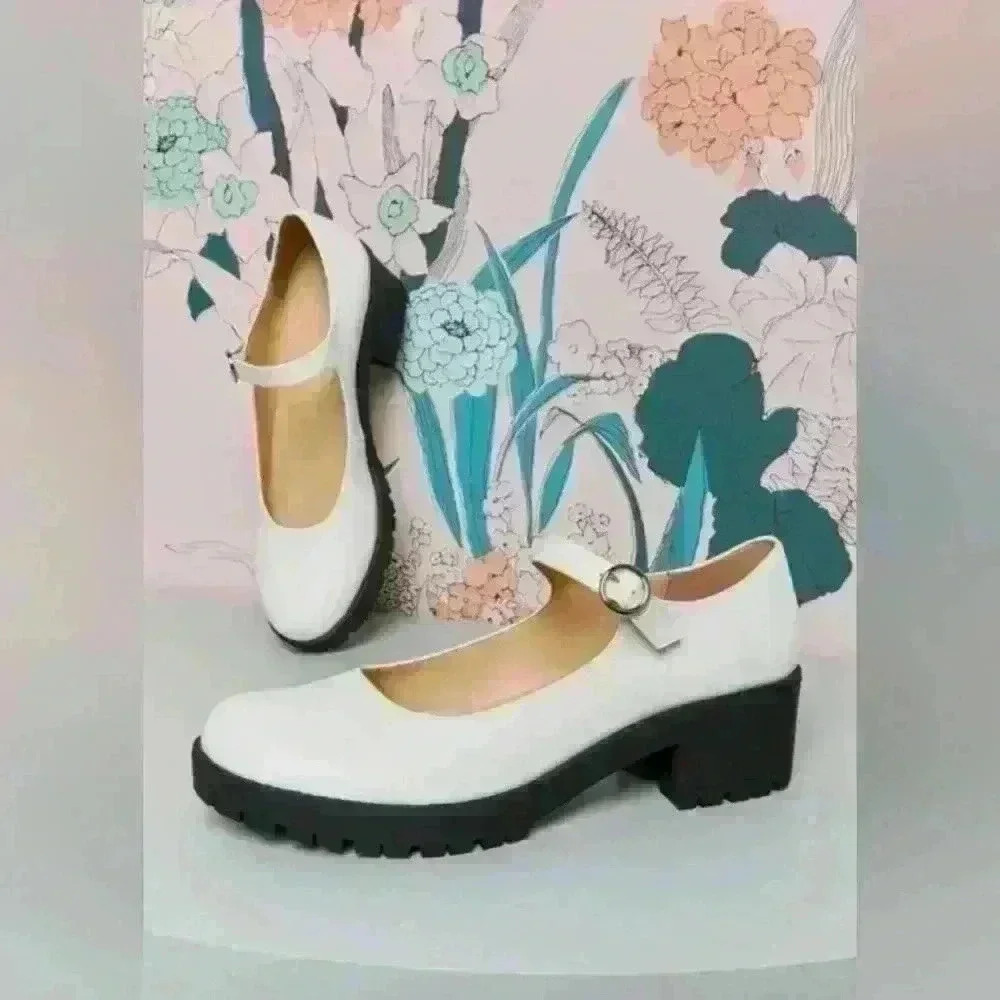 Urbanโ Outfitters White Daria Treaded Mary Jane Size 7